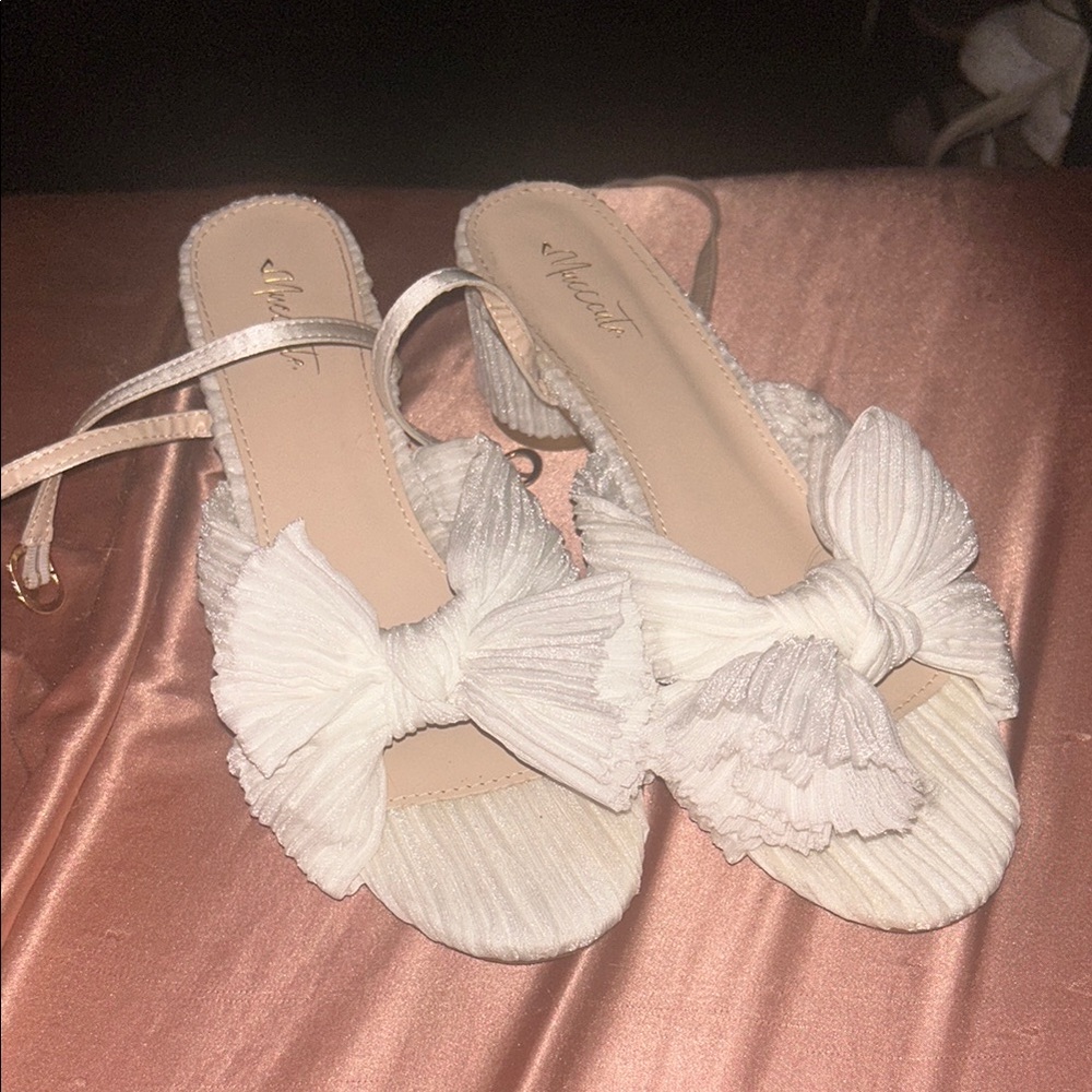Elegant White Bow Sandals